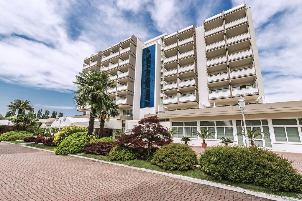 Hotel Des Bains Terme Montegrotto Terme Exterior photo